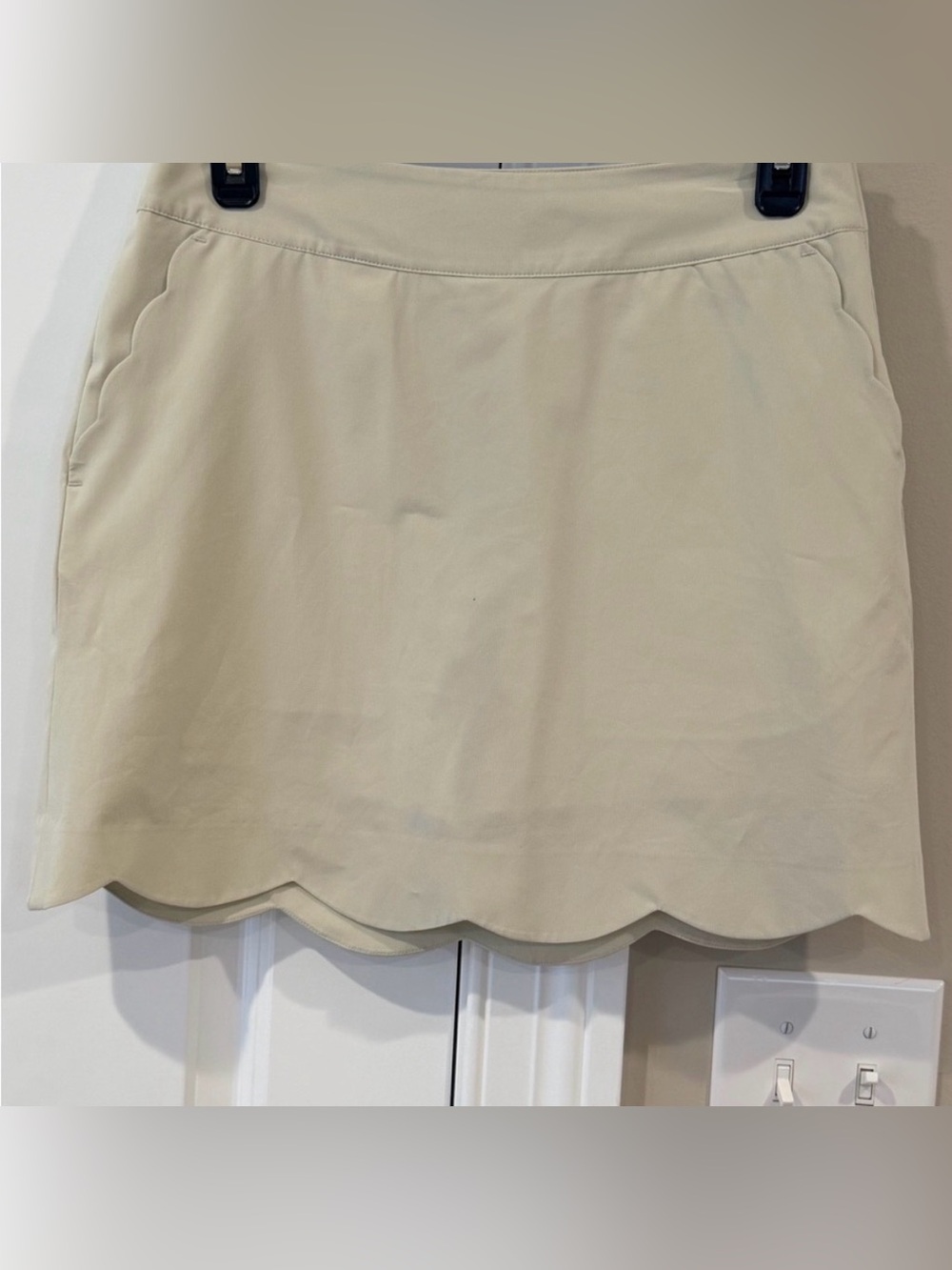 Vineyard Vines Scallop Hem A-Line Skirt in Light Beige